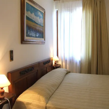 Large and very well furnished apartment in a villa, with garden and pool. D.