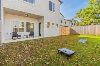Entertainment District -Walk to Stadiums - Near Six Flags -Sleeps 8 - Parvekkeita