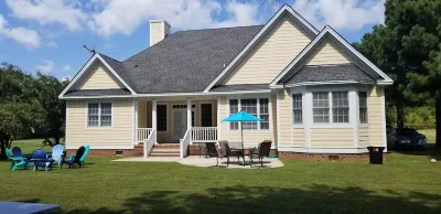 Tranquil Charming Cape Charles Retreat close to Bay Creek Golf Course, and Beach Hotels near Chesapeake Bay Bridge-Tunnel