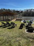 Amazing lakefront house- DISCOUNTED RATES!!!!!!!!!!!!!!!