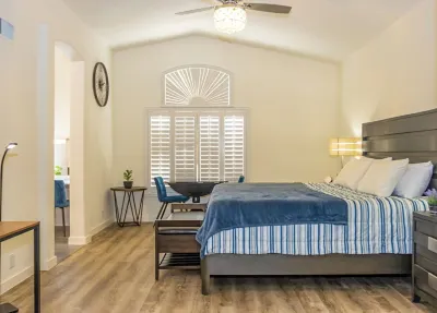 New Family-friendly Remodeled pool, hot tub, golf Các khách sạn gần Ocotillo Golf Club