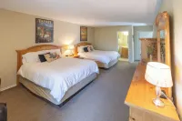 " The Lake House" 4 bed 4.5 bath at Tan-Tar-A Estates bordering Margaritaville Hotel a Osage Township