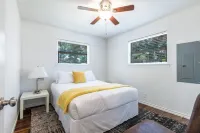 "Stadium Oasis" - A quick walk to the stadiums!