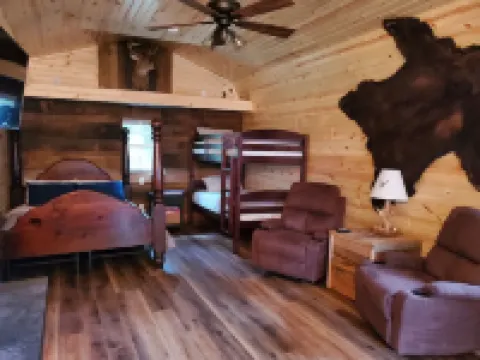Cozy Northwoods Mini Cabin..... SAUNA/HOT TUB ATV/SNOWMOBILE TRAILS