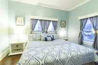 Bradley Cottage in the heart of "Mayberry"