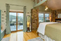 Historic Lodge Minutes from Massanutten Resort, Jmu, Shenandoah National Park!