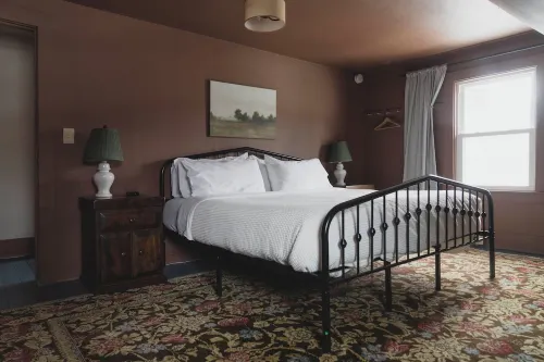The Dorothy-10 Minutes from Okemo- Freshly Renovated