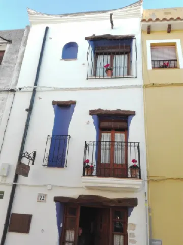 Autumn offer. Tranquility between the sea and the mountain