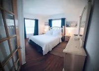 03 Beachfront- Rustic & Cozy Apartment(4-5 guest)