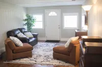 Orange Tree Cottage- Entire Cottage, Cute and Charming!