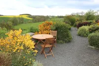 Mungo s Well cottage.  Log burner. Conservatory  On 1 level.  3 miles from Kelso Hotel a Kelso