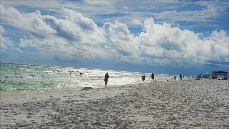 Walk to Beach Cottage with Private Pool and Golf Cart