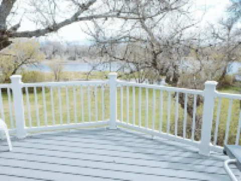 Cascade Home on the Missouri- Fishing Retreat Hotels in Cascade