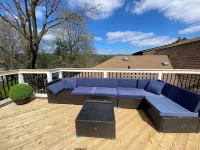 On the Fox/River access/Kayaks/Deck with lounging and dining/Free Parking