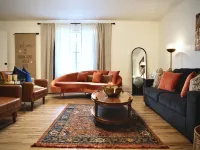 Recently updated home a few minutes from historic downtown Hico! ハミルトンのホテル