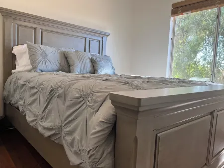 Delightful 4-bedroom house in Avondale with WiFi, Pool, Spa. Отели в г. Авондейл