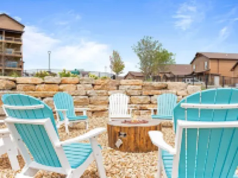 New! Luxury Lakeview Cabin: Lazy River, Theater, Game Rm, Sleeps 20+, Hot Tub Hotels in Pine B Township
