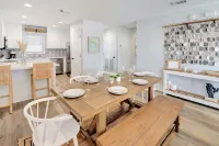 Cape Casa--Beautiful 2BR Dog-friendly  in Barrier Dunes, 200 steps to Beach