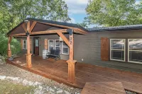 Secluded cabin close to Eureka Springs and Table Rock Lake
