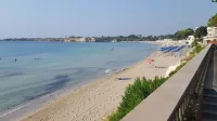 Villa Dream: Direct Access to the Beach, 4 Bedrooms & 3 Bathrooms, Max 10 People - Villas