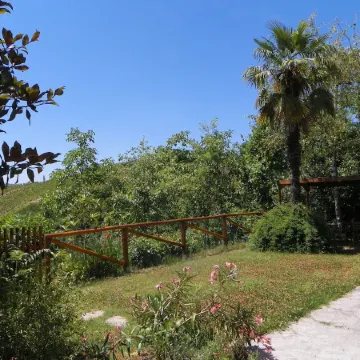 Cocconato: detached house with private garden and views