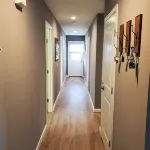 Private Retreat Bungalow-One Level, 2 blocks from Beach w/Porch & Deck