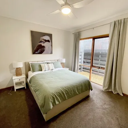 Stylish Coastal Hamptons home, 5 mins from Metung Village