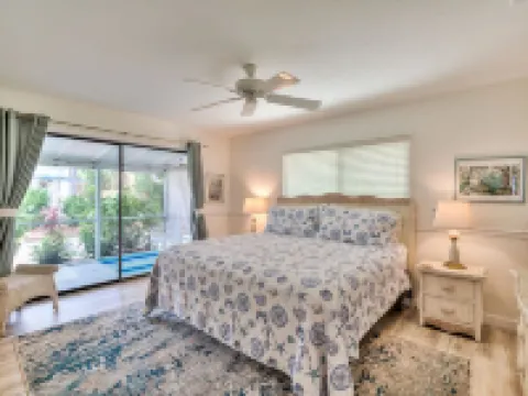 Captiva Mermaid Pool House - Beachside of Village Center- 3/21 Week Now Open!