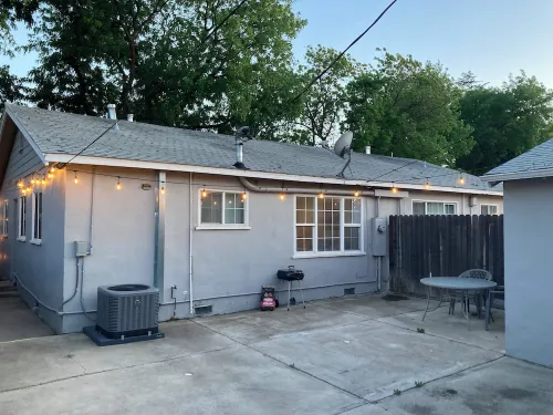 Charming Bright Home Near Dr Hospital & Shopping - Extra Comfy Beds and Couch