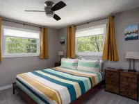 New! Cozy Mountain Retreat Near Pisgah Forest & DownTwn. Pet Friendly/Game Room! Hotels in Brevard