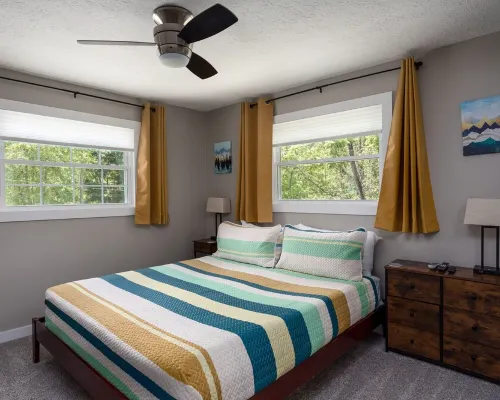 Mountain Retreat Near Pisgah Forest & down Town. Pet Friendly & Game Room! Hotele w: Brevard
