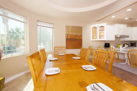 Golf Mansion • 7Br • 12 Beds • Luxe• 7 Golf Courses Within 3 Miles Отели рядом с достопримечательностью «Splash Pad»