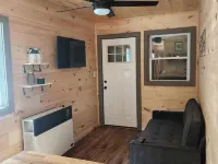 New 1 Bedroom Container Cabin with Direct Trail Access (Cabin 3) Hotels in Errol