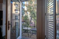 Pet-Friendly Historic Downtown 2BR Loft 1 block from riverwalk, walk everywhere