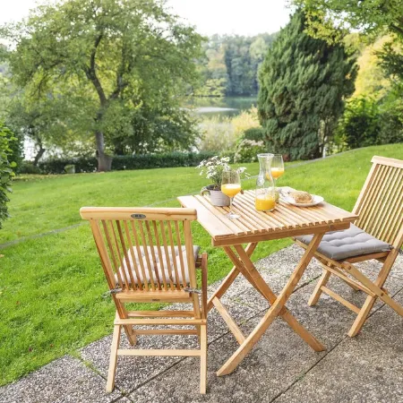 Modern vacation apartment directly on the Schloßsee, with its own terrace
