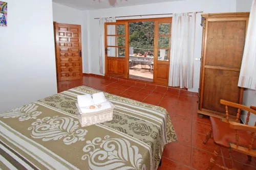 Villa Los Pinos,10 people, HEATED POOL, WIFI, A/C, Petfriendly, magnificent view