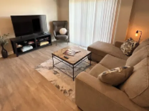 Cozy Apartment with Gym and Game Room Hotels in Waukee