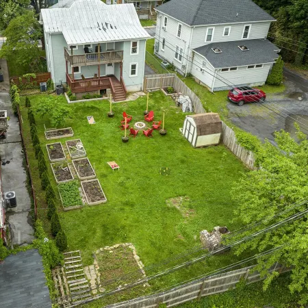Spacious home steps from Main St and Shenandoah NP with firepit & large backyard