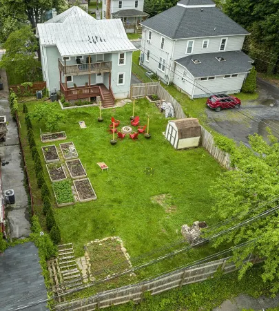 Spacious home steps from Main St and Shenandoah NP with firepit & large backyard