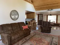 Cozy 2 Bedroom Cabin