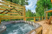 Sleeps 6, Hottub, WiFi, 10min to GB, 15min to PF