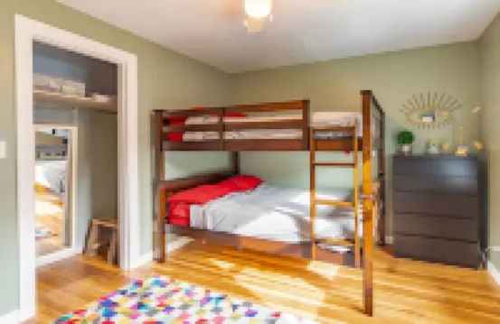 A spacious modern elegant 3 bedroom Ranch, Whole House located in South Nashua.