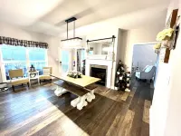 Quiet peaceful Stone mountain fun House with Pool ,Hot Tub￼ and vineyards near