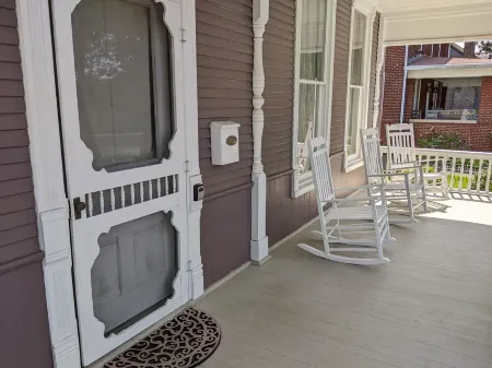 Historic Victorian Home near UNA and Downtown Отели в г. Флоренс