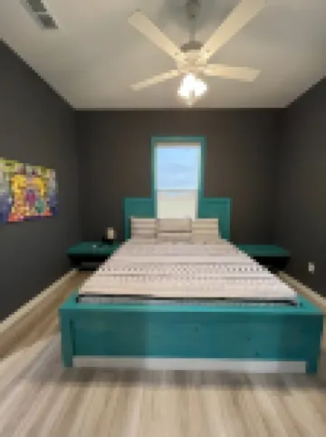 Beautiful cabin on the banks of the Little Missouri River Relief!