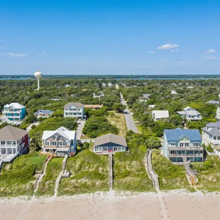 The ultimate OCEANFRONT bungalow close to everything