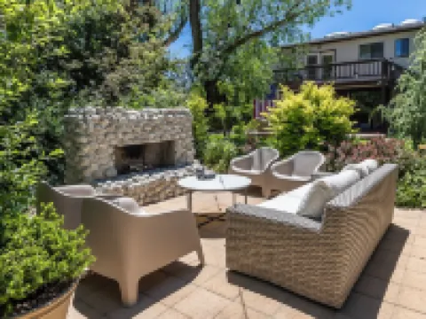 Skiers private retreat- sauna, fireplaces, hot tub ホラデイのホテル