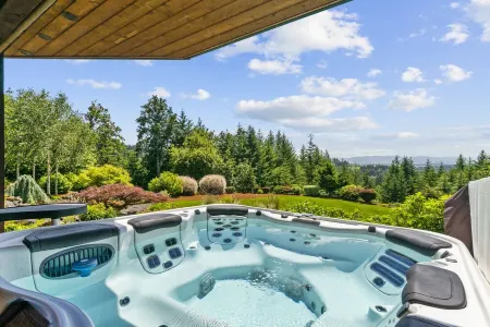 Views and Wineries Surround You On 15 Acres In This Wine Country Get Away