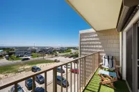 Beautiful Pup-Friendly Beachfront - Top Floor End Unit with Spectacular Views!