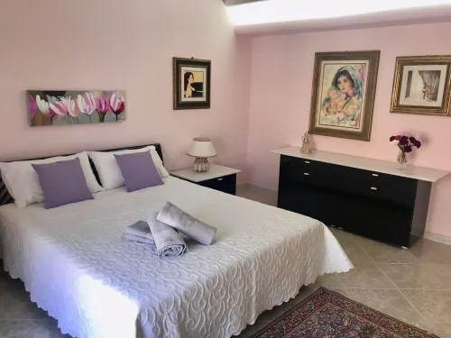 BEAUTIFUL apt in the CENTER with PARKING and WIFI